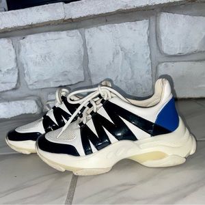 Steve Madden Women’s Maximus  Sneakers in Size 6W MAXI05S1 White Black